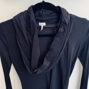 -  Splendid Black Cowl Neck Long Sleeve Tee - M